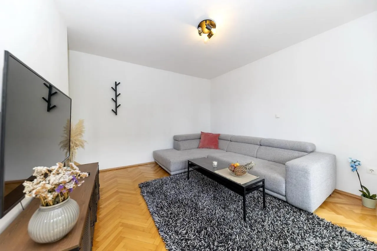 Apartment Alan Zara 0*,  Croazia