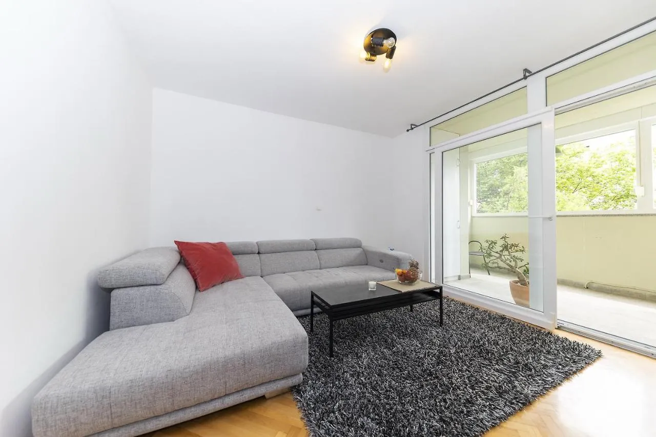 Apartment Alan Zara