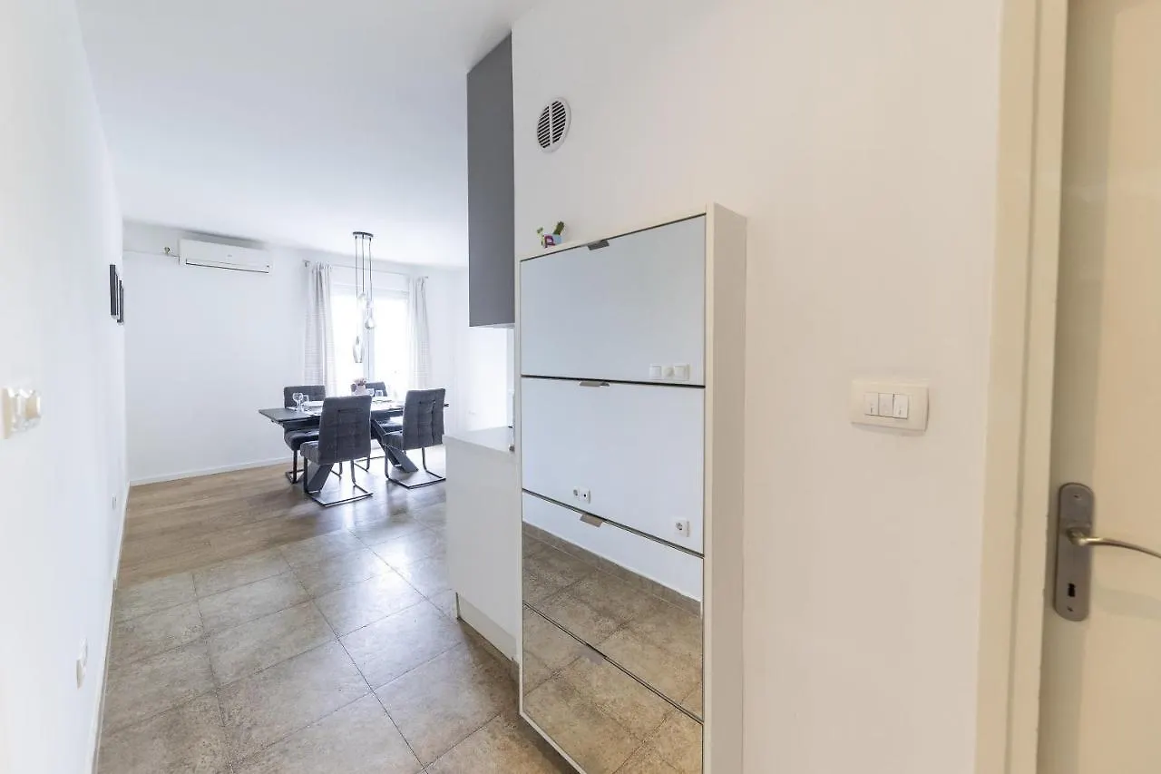 Apartment Alan Zara